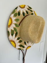 Load image into Gallery viewer, Daisy Straw OMHat