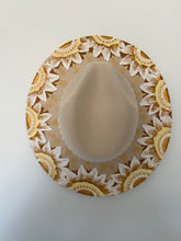 Load image into Gallery viewer, Golden Daisy
